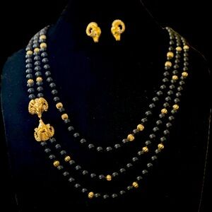 #27 KJL Necklaces & Earrings Set!